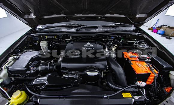 Buy Used Mitsubishi Pajero Brown Car in Bangkok in Bangkok Buy Used Mitsubishi Pajero Brown Car in Bangkok in Bangkok