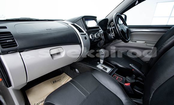 Buy Used Mitsubishi Pajero Brown Car in Bangkok in Bangkok Buy Used Mitsubishi Pajero Brown Car in Bangkok in Bangkok