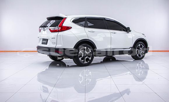 Buy Used Honda CR-V White Car in Bangkok in Bangkok Buy Used Honda CR-V White Car in Bangkok in Bangkok