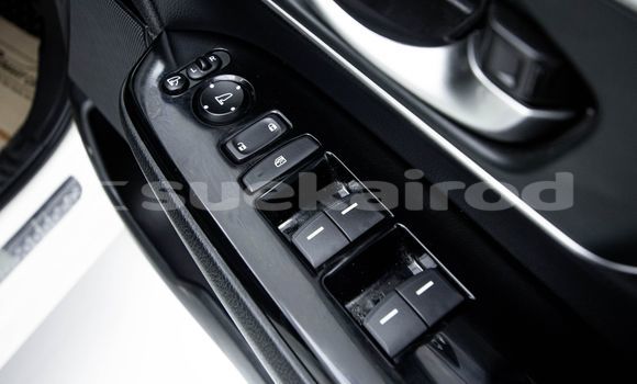 Buy Used Honda CR-V White Car in Bangkok in Bangkok Buy Used Honda CR-V White Car in Bangkok in Bangkok