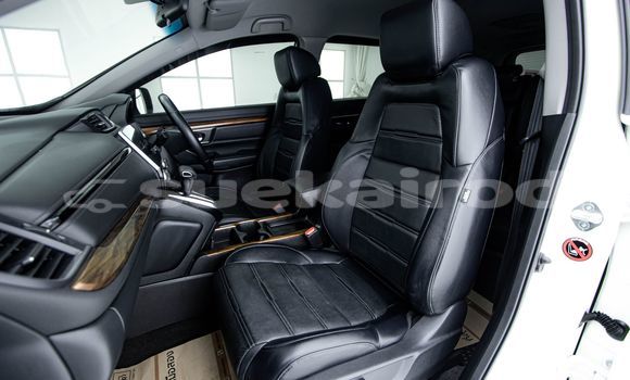 Buy Used Honda CR-V White Car in Bangkok in Bangkok Buy Used Honda CR-V White Car in Bangkok in Bangkok