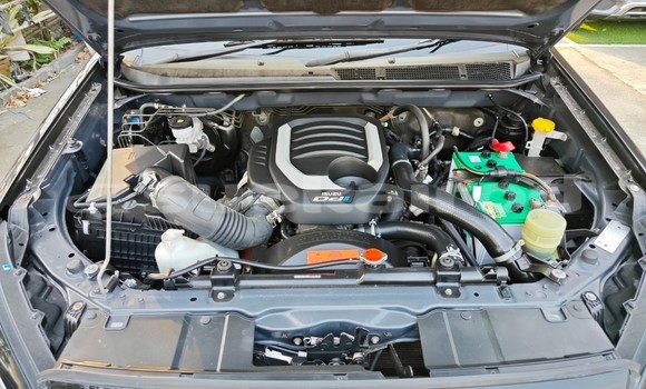 Buy Used Isuzu D-max Hi-Lander 4 dr Black Car in Bangkok in Bangkok Buy Used Isuzu D-max Hi-Lander 4 dr Black Car in Bangkok in Bangkok