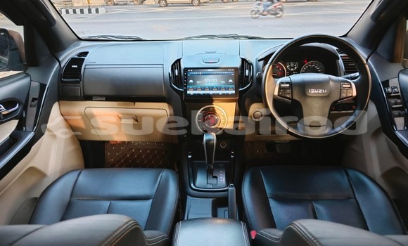 Buy Used Isuzu D-max Hi-Lander 4 dr Black Car in Bangkok in Bangkok Buy Used Isuzu D-max Hi-Lander 4 dr Black Car in Bangkok in Bangkok