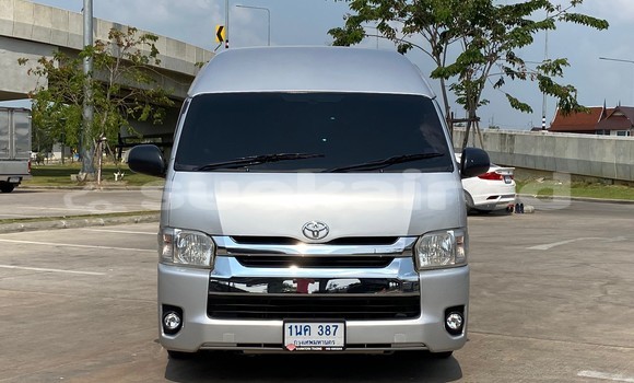 ซื้อ รถมือสอง Toyota Commuter อื่น ๆ รถยนต์ ใน %{เมือง} ใน กรุงเทพมหานคร