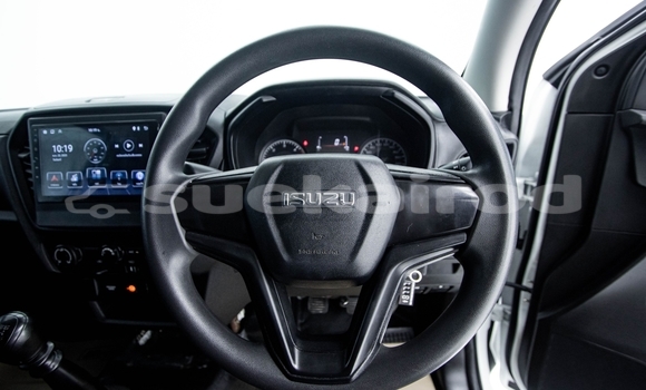 Buy Used Isuzu D-Max White Car in Bangkok in Bangkok Buy Used Isuzu D-Max White Car in Bangkok in Bangkok