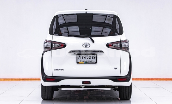 Buy Used Toyota Sienta White Car in Bangkok in Bangkok Buy Used Toyota Sienta White Car in Bangkok in Bangkok
