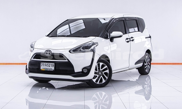 Buy Used Toyota Sienta White Car in Bangkok in Bangkok Buy Used Toyota Sienta White Car in Bangkok in Bangkok
