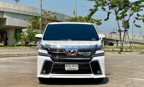 Buy Used Toyota Vellfire White Car in Bangkok in Bangkok