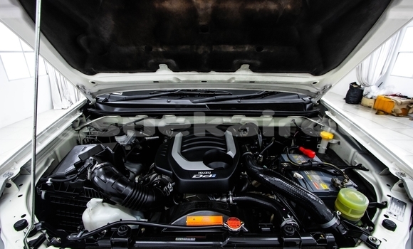 Buy Used Isuzu MU-X White Car in Bangkok in Bangkok Buy Used Isuzu MU-X White Car in Bangkok in Bangkok