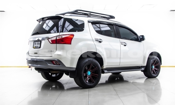 Buy Used Isuzu MU-X White Car in Bangkok in Bangkok Buy Used Isuzu MU-X White Car in Bangkok in Bangkok
