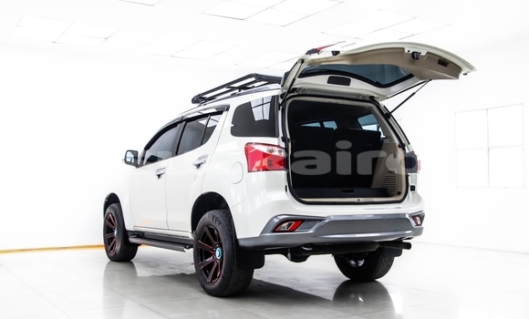 Buy Used Isuzu MU-X White Car in Bangkok in Bangkok Buy Used Isuzu MU-X White Car in Bangkok in Bangkok