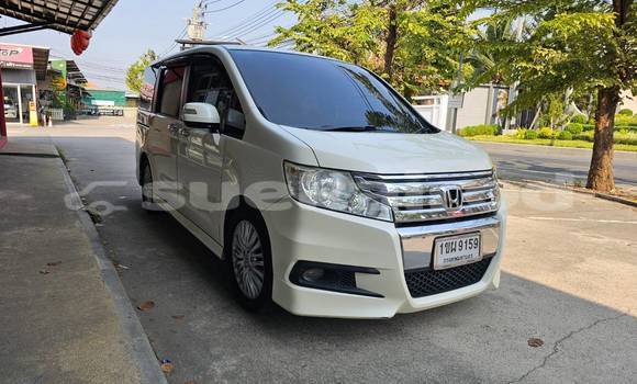 Buy Used Honda Stepwgn White Car in Bangkok in Bangkok Buy Used Honda Stepwgn White Car in Bangkok in Bangkok