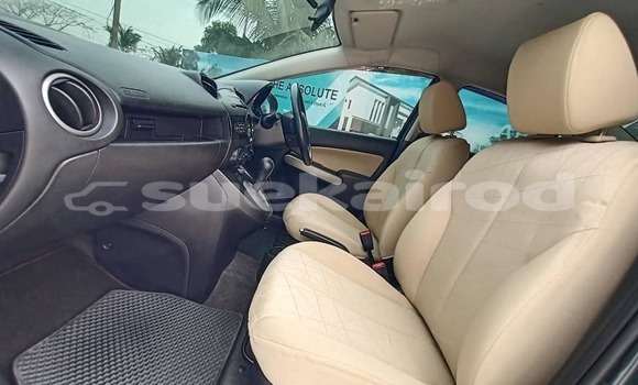 ซื้อ รถมือสอง Mazda 2 สีดำ รถยนต์ ใน %{เมือง} ใน กรุงเทพมหานคร