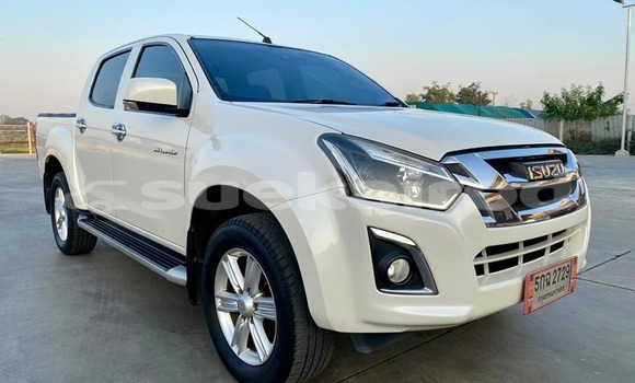 Buy Used Isuzu D-Max White Car in Bangkok in Bangkok