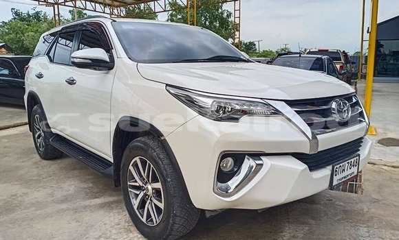 Buy Used Toyota Fortuner Black Car in Bangkok in Bangkok