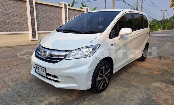 Buy Used Honda Freed White Car in Bangkok in Bangkok
