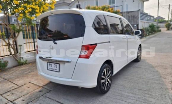 Buy Used Honda Freed White Car in Bangkok in Bangkok Buy Used Honda Freed White Car in Bangkok in Bangkok