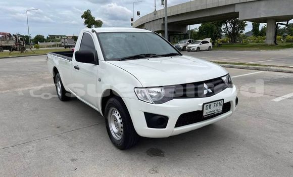 Buy Used Mitsubishi Triton White Car in Bangkok in Bangkok