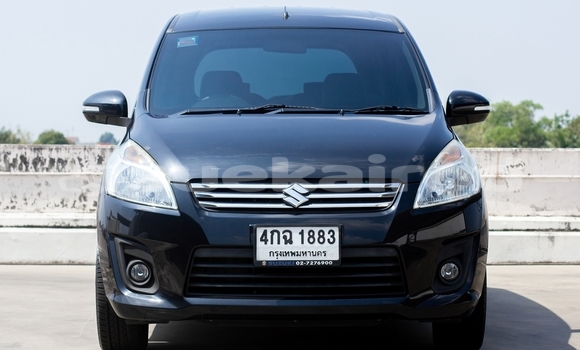 ซื้อ รถมือสอง Suzuki Ertiga สีดำ รถยนต์ ใน %{เมือง} ใน กรุงเทพมหานคร
