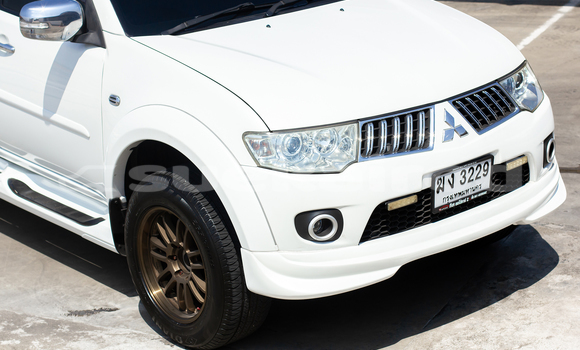 Buy Used Mitsubishi Pajero Sport White Car in Bangkok in Bangkok Buy Used Mitsubishi Pajero Sport White Car in Bangkok in Bangkok