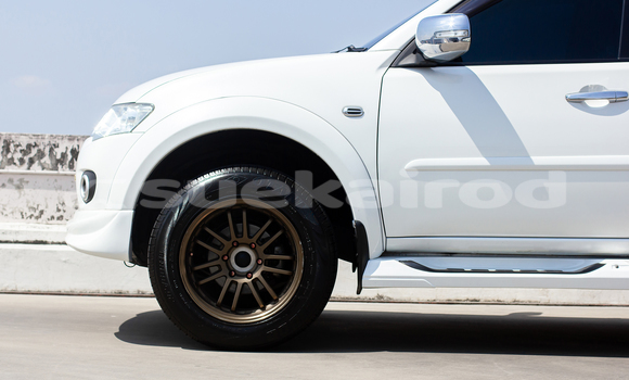 Buy Used Mitsubishi Pajero Sport White Car in Bangkok in Bangkok Buy Used Mitsubishi Pajero Sport White Car in Bangkok in Bangkok