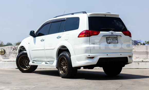 Buy Used Mitsubishi Pajero Sport White Car in Bangkok in Bangkok Buy Used Mitsubishi Pajero Sport White Car in Bangkok in Bangkok