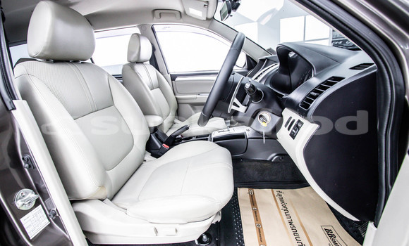 ซื้อ รถมือสอง Mitsubishi Pajero Sport สีน้ำตาล รถยนต์ ใน %{เมือง} ใน กรุงเทพมหานคร ซื้อ รถมือสอง Mitsubishi Pajero Sport สีน้ำตาล รถยนต์ ใน %{เมือง} ใน กรุงเทพมหานคร