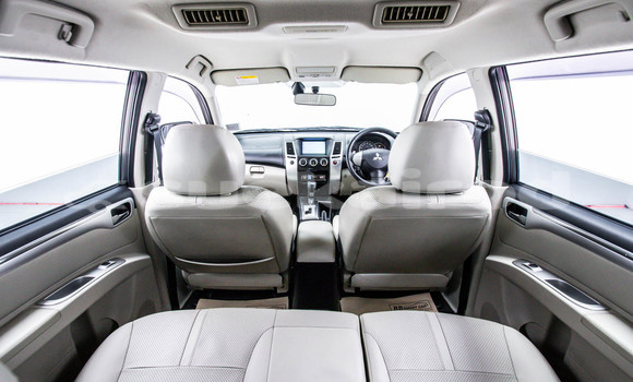 ซื้อ รถมือสอง Mitsubishi Pajero Sport สีน้ำตาล รถยนต์ ใน %{เมือง} ใน กรุงเทพมหานคร ซื้อ รถมือสอง Mitsubishi Pajero Sport สีน้ำตาล รถยนต์ ใน %{เมือง} ใน กรุงเทพมหานคร