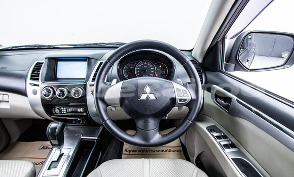 ซื้อ รถมือสอง Mitsubishi Pajero Sport สีน้ำตาล รถยนต์ ใน %{เมือง} ใน กรุงเทพมหานคร ซื้อ รถมือสอง Mitsubishi Pajero Sport สีน้ำตาล รถยนต์ ใน %{เมือง} ใน กรุงเทพมหานคร