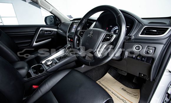 ซื้อ รถมือสอง Mitsubishi Pajero ขาว รถยนต์ ใน %{เมือง} ใน กรุงเทพมหานคร ซื้อ รถมือสอง Mitsubishi Pajero ขาว รถยนต์ ใน %{เมือง} ใน กรุงเทพมหานคร