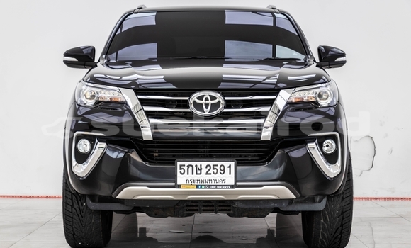 ซื้อ รถมือสอง Toyota Fortuner สีดำ รถยนต์ ใน %{เมือง} ใน กรุงเทพมหานคร
