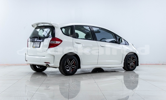 Buy Used Honda Jazz White Car in Bangkok in Bangkok Buy Used Honda Jazz White Car in Bangkok in Bangkok