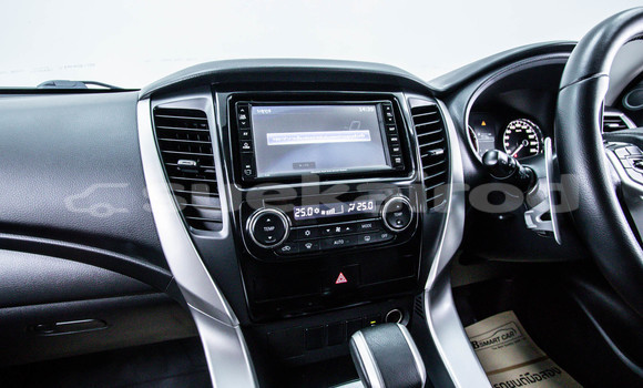 ซื้อ รถมือสอง Mitsubishi Pajero Sport สีน้ำตาล รถยนต์ ใน %{เมือง} ใน กรุงเทพมหานคร ซื้อ รถมือสอง Mitsubishi Pajero Sport สีน้ำตาล รถยนต์ ใน %{เมือง} ใน กรุงเทพมหานคร