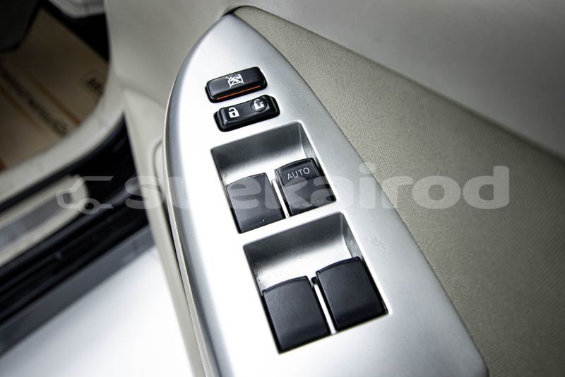 Big with watermark toyota altis bangkok bangkok 69284