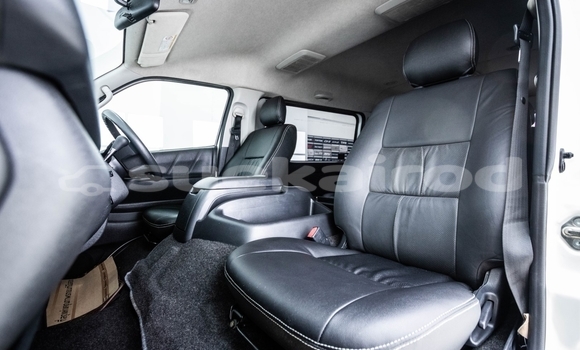 ซื้อ รถมือสอง Toyota Ventury ขาว รถยนต์ ใน %{เมือง} ใน กรุงเทพมหานคร ซื้อ รถมือสอง Toyota Ventury ขาว รถยนต์ ใน %{เมือง} ใน กรุงเทพมหานคร