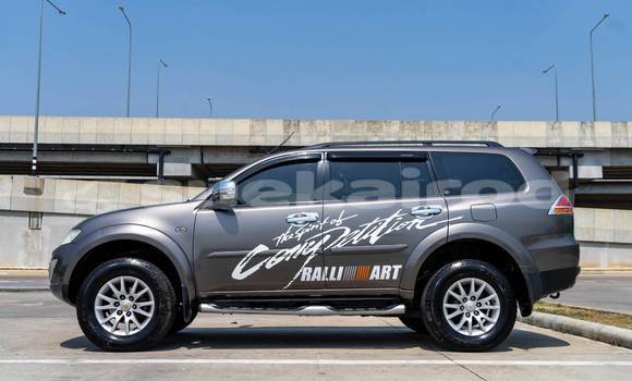 ซื้อ รถมือสอง Mitsubishi Pajero Sport สีน้ำตาล รถยนต์ ใน %{เมือง} ใน กรุงเทพมหานคร ซื้อ รถมือสอง Mitsubishi Pajero Sport สีน้ำตาล รถยนต์ ใน %{เมือง} ใน กรุงเทพมหานคร