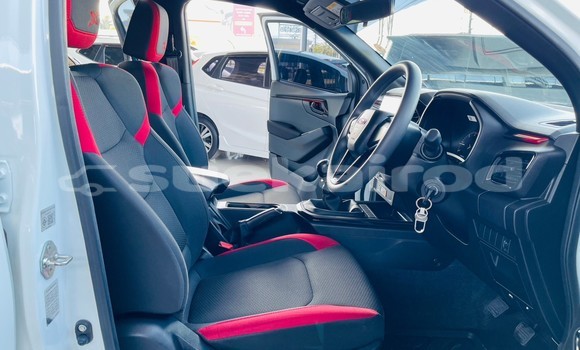 Buy Used Isuzu D–MAX White Car in Bangkok in Bangkok Buy Used Isuzu D–MAX White Car in Bangkok in Bangkok