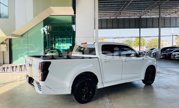Buy Used Isuzu D-Max White Car in Bangkok in Bangkok Buy Used Isuzu D-Max White Car in Bangkok in Bangkok