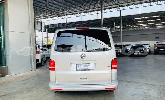 Buy Used Volkswagen Caravelle Silver Car in Bangkok in Bangkok Buy Used Volkswagen Caravelle Silver Car in Bangkok in Bangkok