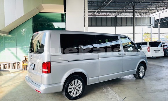Buy Used Volkswagen Caravelle Silver Car in Bangkok in Bangkok Buy Used Volkswagen Caravelle Silver Car in Bangkok in Bangkok
