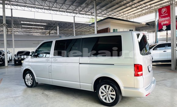 Buy Used Volkswagen Caravelle Silver Car in Bangkok in Bangkok Buy Used Volkswagen Caravelle Silver Car in Bangkok in Bangkok