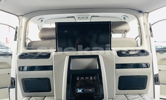 Buy Used Volkswagen Caravelle Silver Car in Bangkok in Bangkok Buy Used Volkswagen Caravelle Silver Car in Bangkok in Bangkok