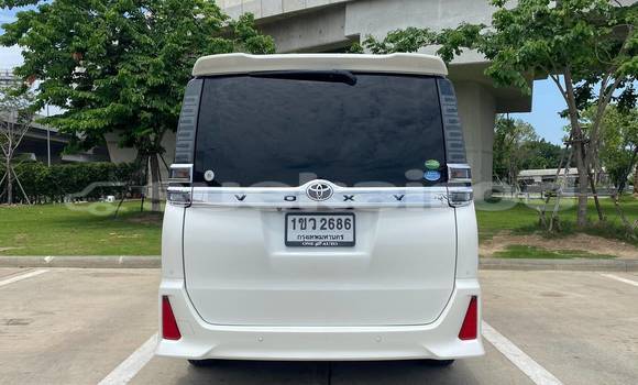 Buy Used Toyota Voxy White Car in Bangkok in Bangkok Buy Used Toyota Voxy White Car in Bangkok in Bangkok