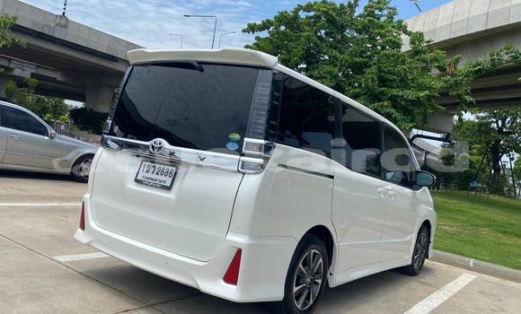 Buy Used Toyota Voxy White Car in Bangkok in Bangkok Buy Used Toyota Voxy White Car in Bangkok in Bangkok