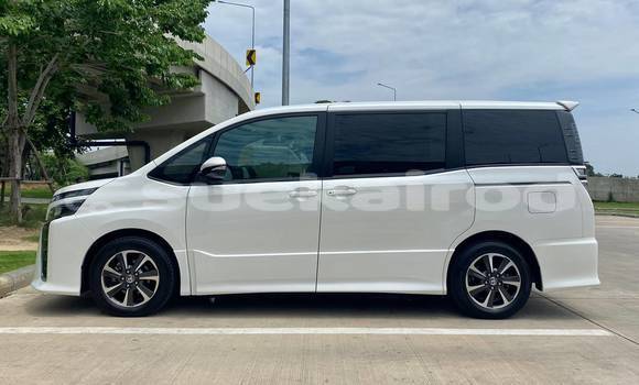 Buy Used Toyota Voxy White Car in Bangkok in Bangkok Buy Used Toyota Voxy White Car in Bangkok in Bangkok