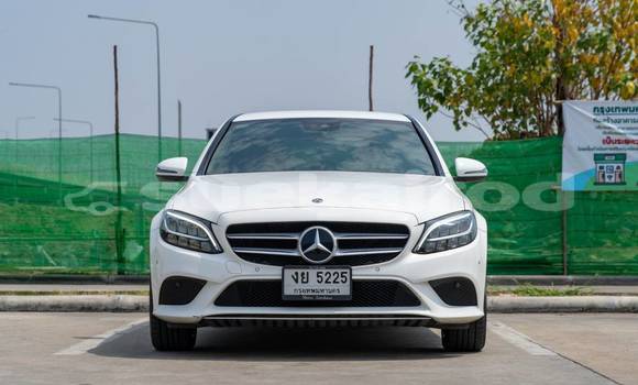 ซื้อ รถมือสอง Mercedes‒Benz C–Class ขาว รถยนต์ ใน %{เมือง} ใน กรุงเทพมหานคร