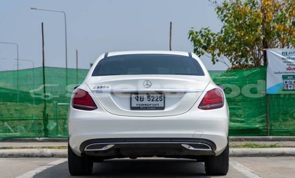 Buy Used Mercedes‒Benz C–Class White Car in Bangkok in Bangkok Buy Used Mercedes‒Benz C–Class White Car in Bangkok in Bangkok
