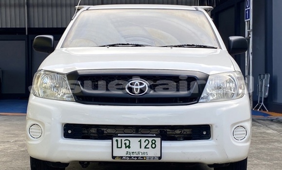 ซื้อ รถมือสอง Toyota Hiluxe VIGO ขาว รถยนต์ ใน %{เมือง} ใน กรุงเทพมหานคร
