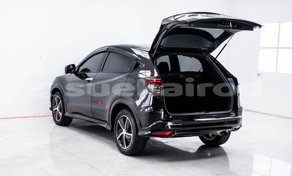 ซื้อ รถมือสอง Honda HR-V สีดำ รถยนต์ ใน %{เมือง} ใน กรุงเทพมหานคร ซื้อ รถมือสอง Honda HR-V สีดำ รถยนต์ ใน %{เมือง} ใน กรุงเทพมหานคร