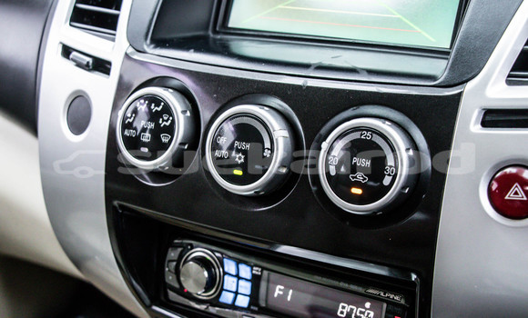 ซื้อ รถมือสอง Mitsubishi Pajero Sport สีน้ำตาล รถยนต์ ใน %{เมือง} ใน กรุงเทพมหานคร ซื้อ รถมือสอง Mitsubishi Pajero Sport สีน้ำตาล รถยนต์ ใน %{เมือง} ใน กรุงเทพมหานคร